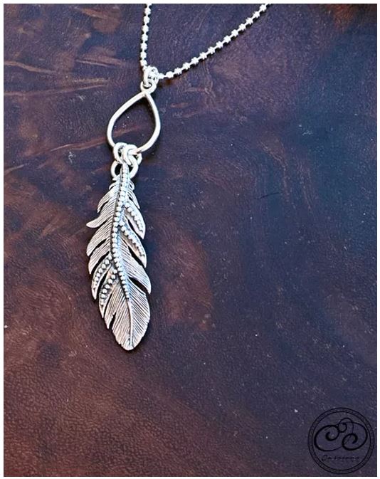 feather-necklace